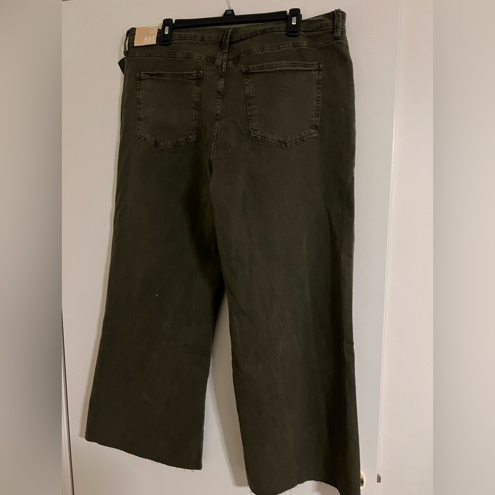NWT Kut from the Kloth High Rise Meg Fab Ab Wide Leg Jean Olive Size 18